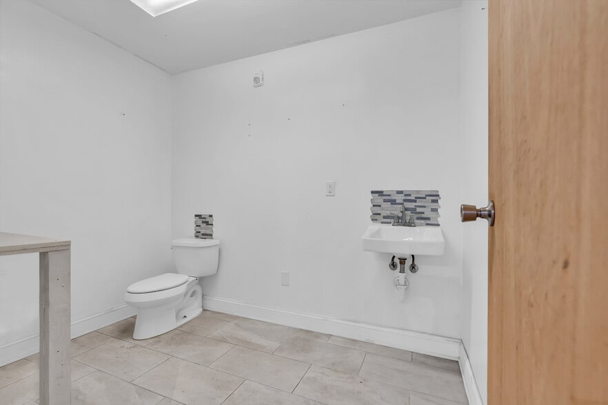 More Photos Of 150 Ocean Blvd N, Long Branch Flex For Lease