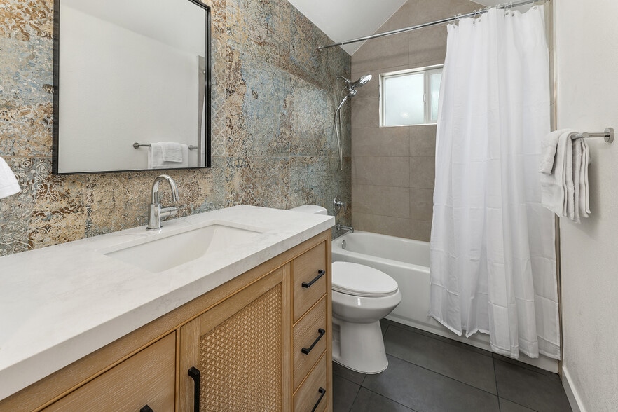 More Photos Of 813 Isthmus Ct, San Diego Apartments For Sale