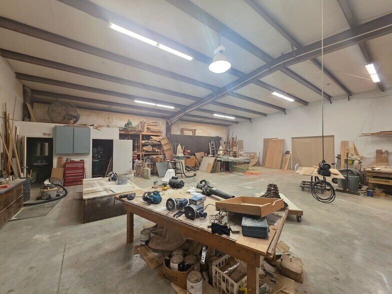 More Photos Of 6604 Windmill Way, Wilmington Industrial For Sale