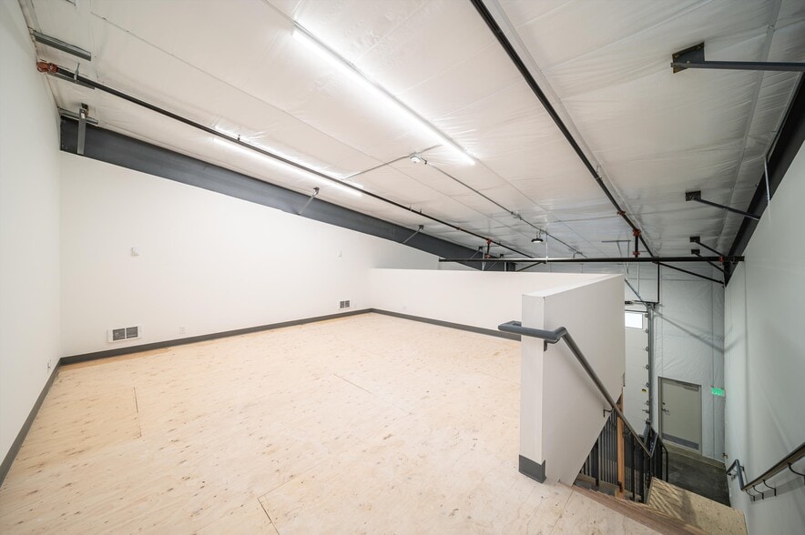 More Photos Of 1708 Carolina St, Bellingham Warehouse For Lease