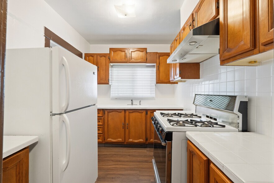 More Photos Of 1026 Figueroa Ter, Los Angeles Apartments For Sale