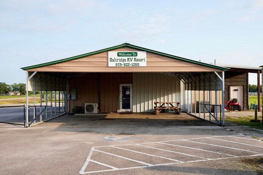 More Photos Of 24313 County Rd 46, Angleton Trailer Camper Park For Sale