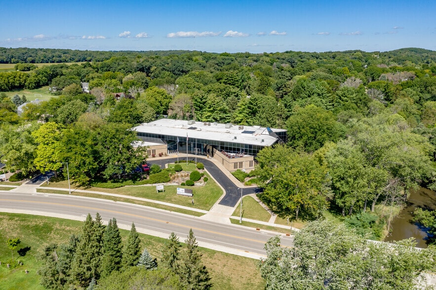 More Photos Of 575 W Madison St, Waterloo Loft Creative Space For Lease