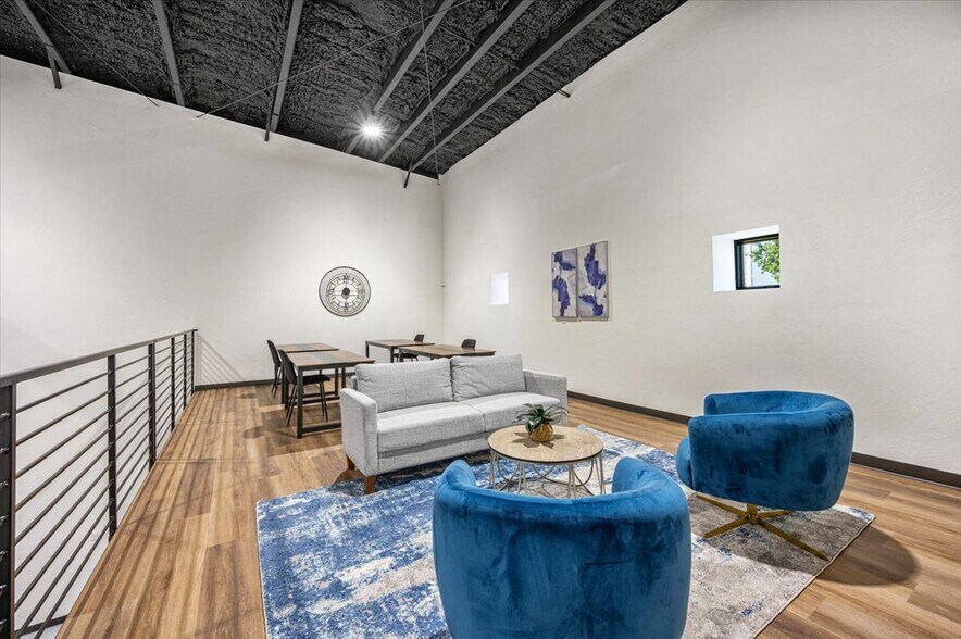 More Photos Of 1229 NW 122nd St, Oklahoma City Light Manufacturing For Sale