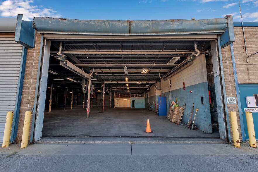 More Photos Of 271 Dingens St, Buffalo Warehouse For Lease