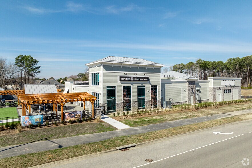 Primary Photo Of 5941 Harbour View Blvd, Suffolk Freestanding For Lease