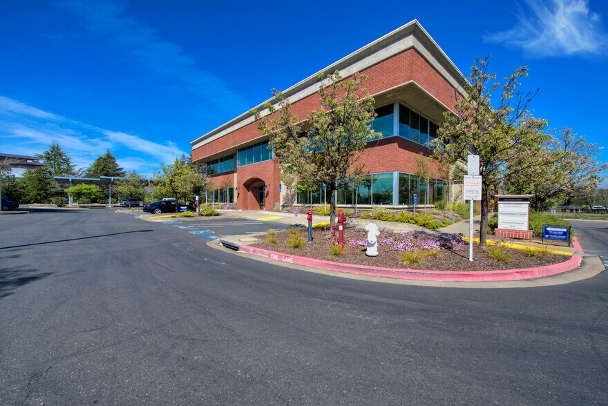More Photos Of 750 Mason St, Vacaville Office For Lease