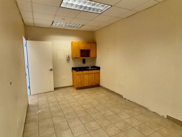 More Photos Of 621-625 E Fordham Rd, Bronx Office For Sale