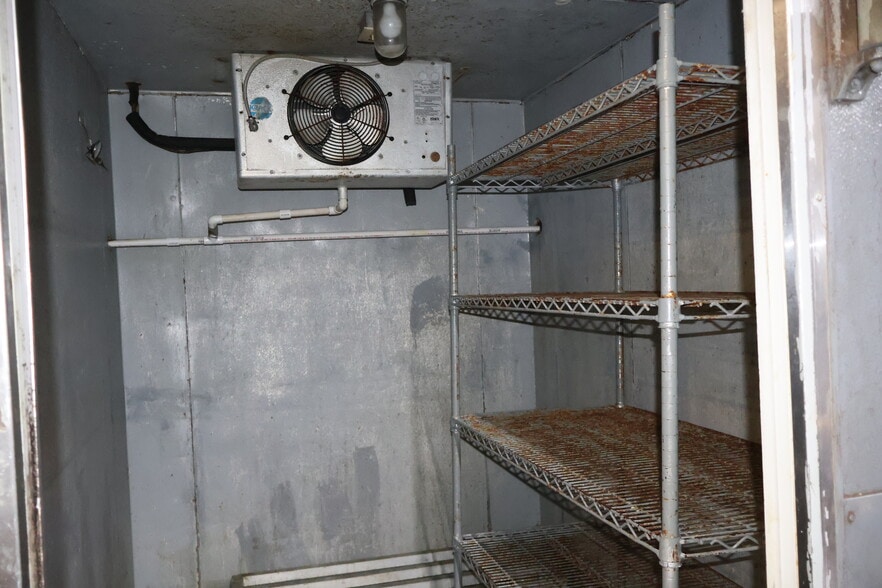 More Photos Of 6525 Lawndale, Houston Unknown For Lease