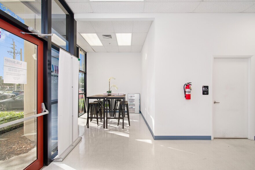 More Photos Of 2805-2889 N Commerce Pky, Miramar Distribution For Lease