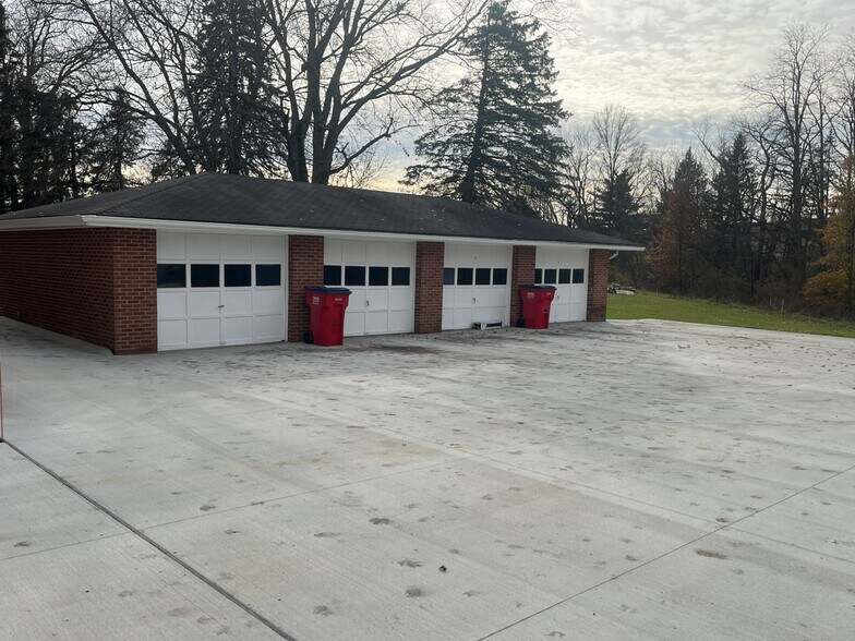 More Photos Of 8653 Rosewood Ave NW, Canton Apartments For Sale