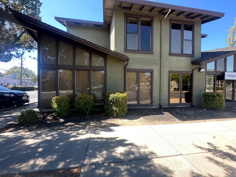 More Photos Of 801 15th St, Modesto Office For Lease