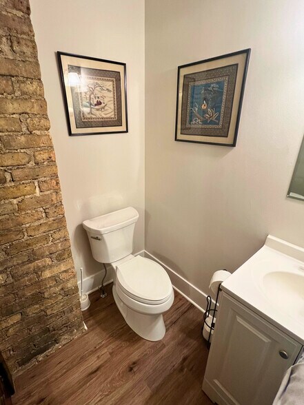 More Photos Of 232 S Batavia Ave, Batavia Office For Sale