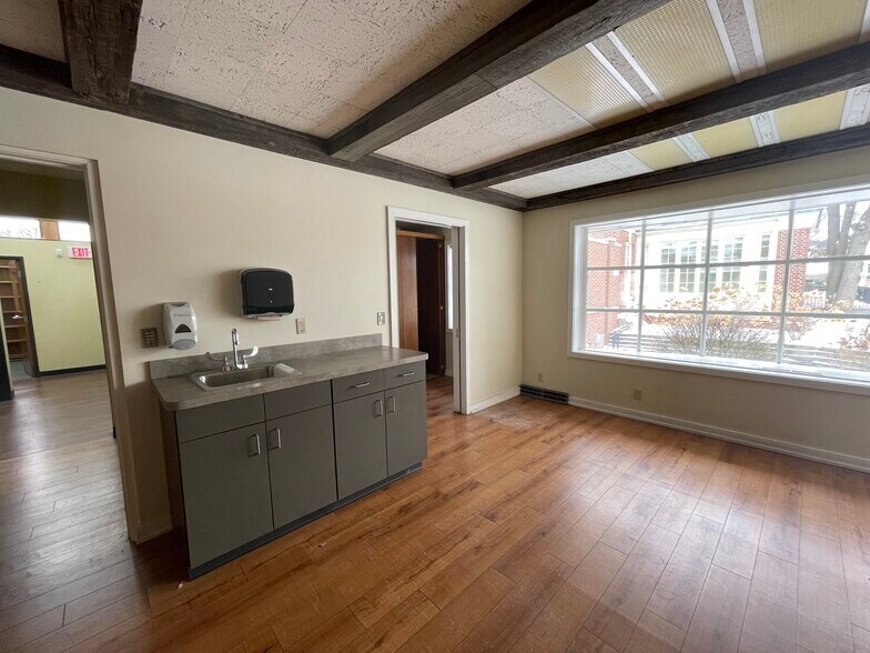 More Photos Of 925 N Michigan Ave, Saginaw Medical For Sale