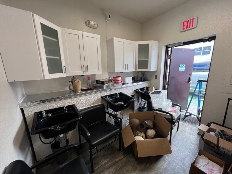 More Photos Of 1610 Central Ave, Saint Petersburg Storefront For Lease