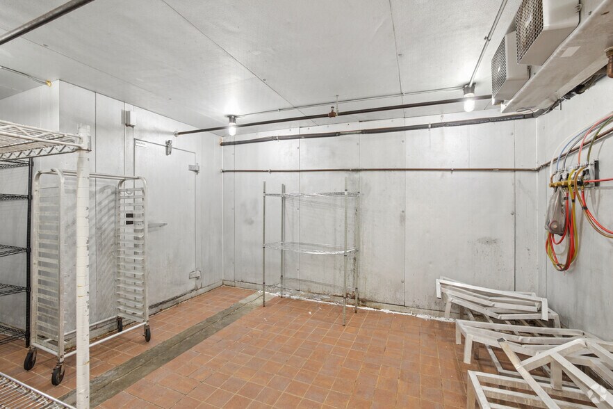More Photos Of 200-208 W Fleming Dr, Morganton Unknown For Lease