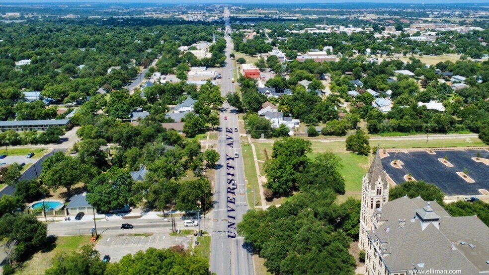 More Photos Of 605-701 E University Ave, Georgetown Storefront Retail Office For Sale