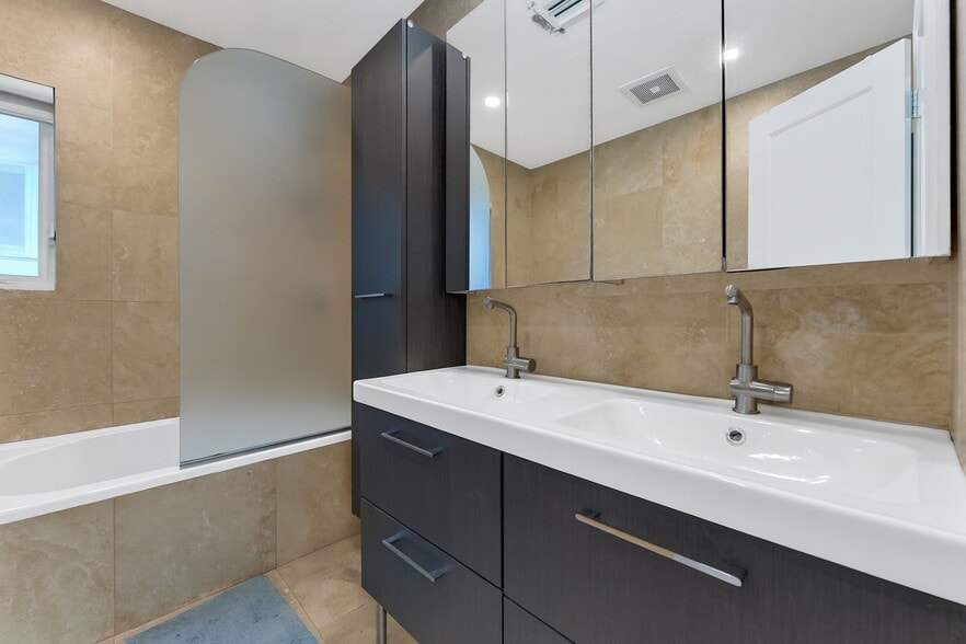 More Photos Of 4801 University Dr, Coral Gables Apartments For Sale