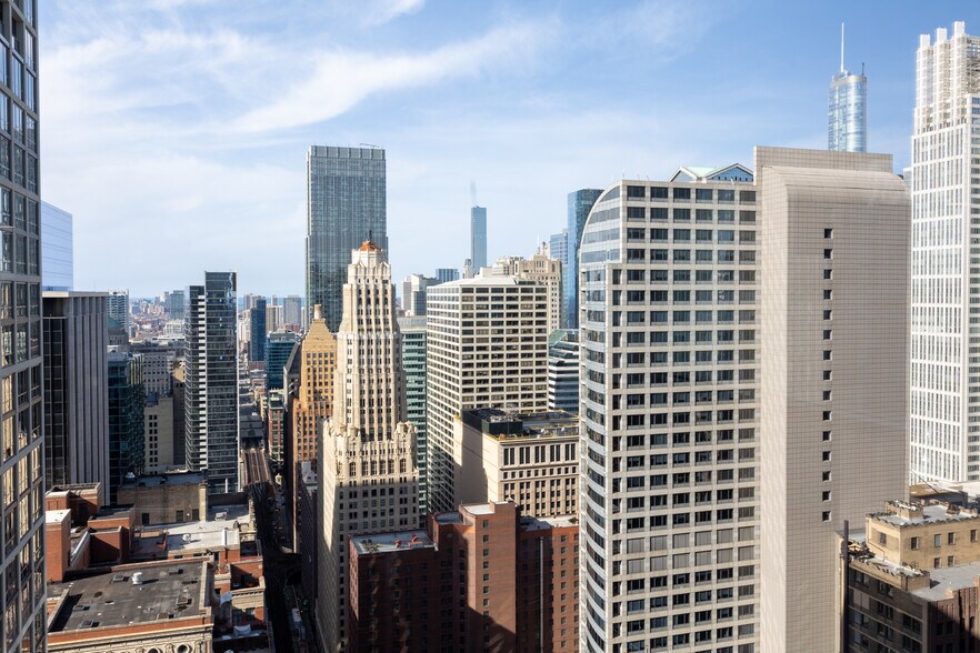 More Photos Of 200 W Madison St, Chicago Office For Lease