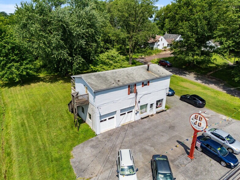 More Photos Of 993 S Hanover St, Pottstown Service For Sale