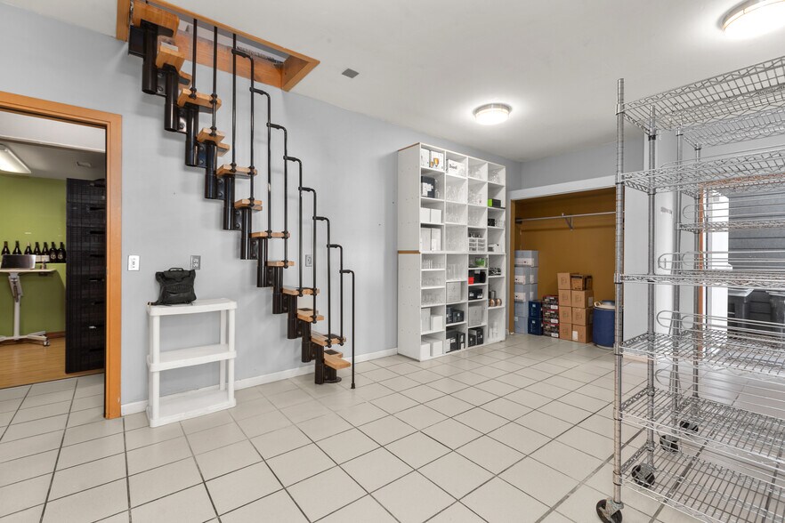 More Photos Of 7951 Hwy 35, Bigfork Restaurant For Sale