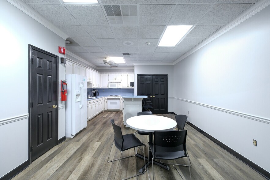 More Photos Of 2725 Keystone Ct, Norcross Industrial For Sale