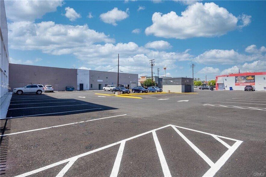 More Photos Of 17428 Bellflower Blvd, Bellflower Storefront For Lease