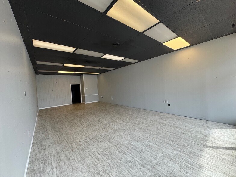 More Photos Of 2037 State Rd, Cuyahoga Falls Storefront For Lease