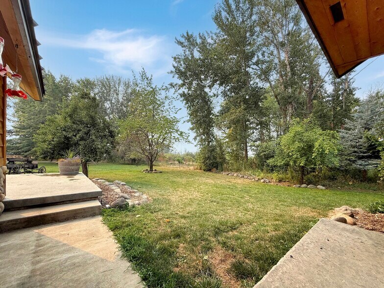 More Photos Of 37495 Boulder Flat Ln, Halfway Land For Sale