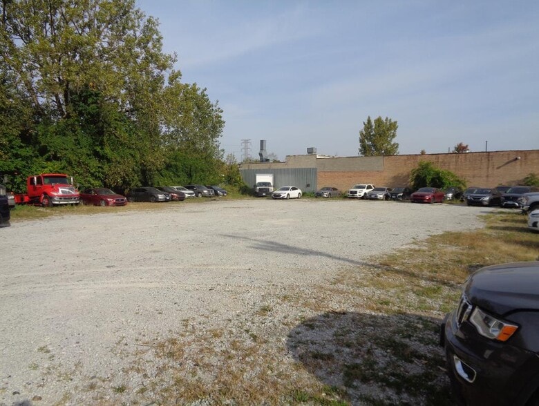 More Photos Of 11629 Green st, Chicago Industrial For Sale