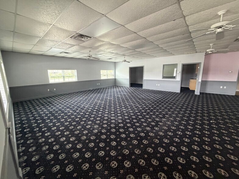 More Photos Of 150 W Center St, West Bridgewater Freestanding For Lease
