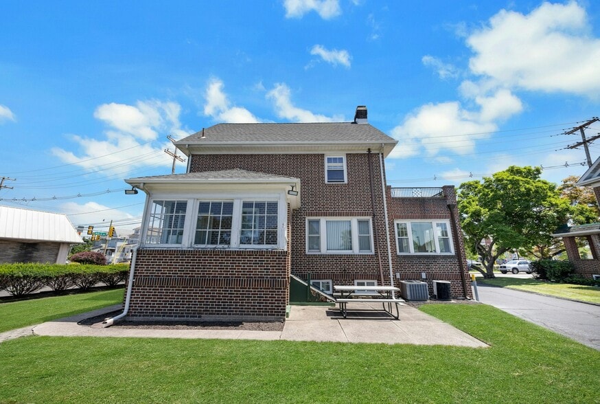 More Photos Of 225 Liberty St, Little Ferry Office For Sale