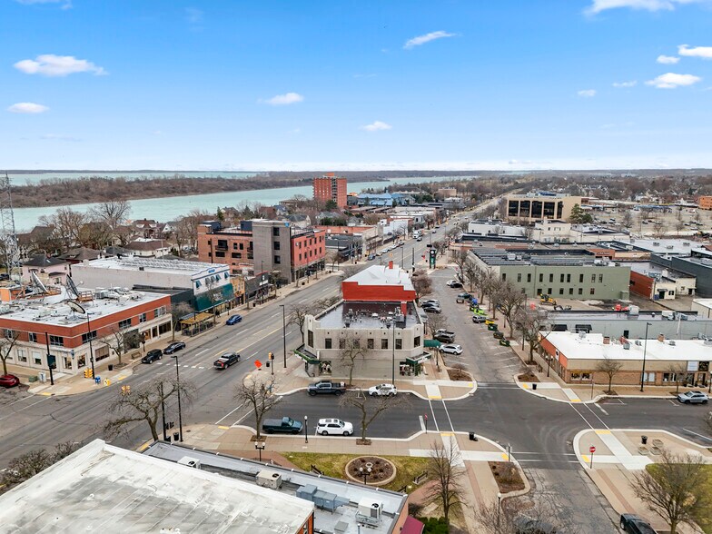 More Photos Of 2919 First St, Wyandotte General Retail For Lease
