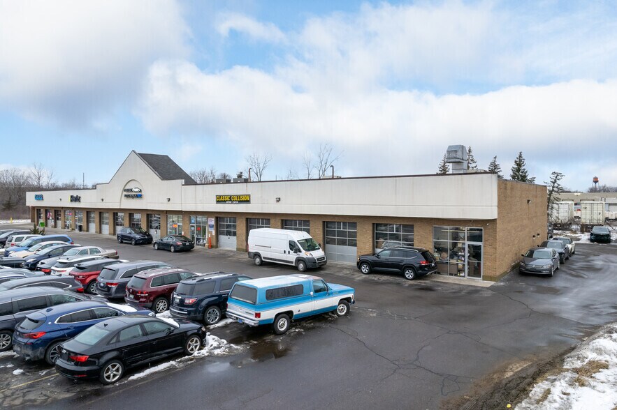 More Photos Of 24400 Novi Rd, Novi Auto Repair For Lease