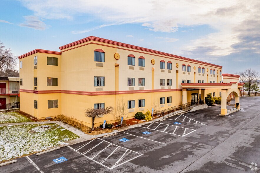 More Photos Of 1252 Harrisburg Pike, Carlisle Hotel For Sale