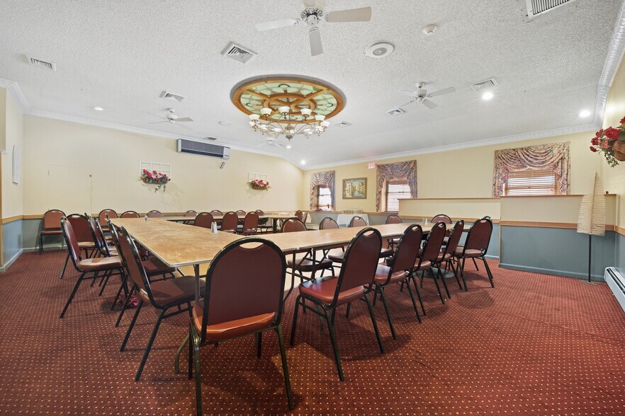 More Photos Of 410 Merrick Rd, Oceanside Restaurant For Sale