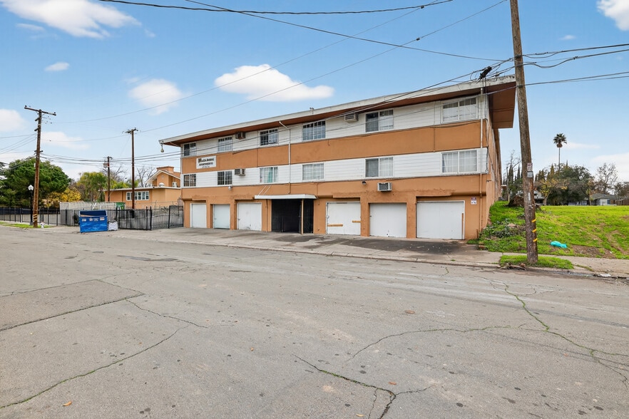 Primary Photo Of 618-631 Plaza Ave, Sacramento Apartments For Sale