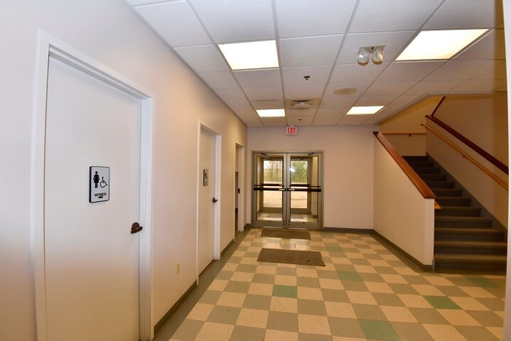 More Photos Of 2834 Northgate Dr, Iowa City Office For Sale