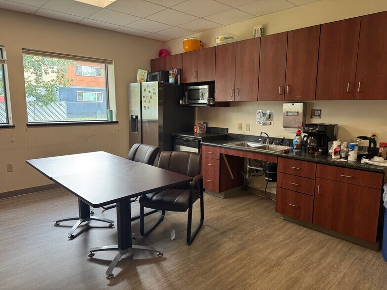 More Photos Of 2735 E Tudor Rd, Anchorage Medical For Lease