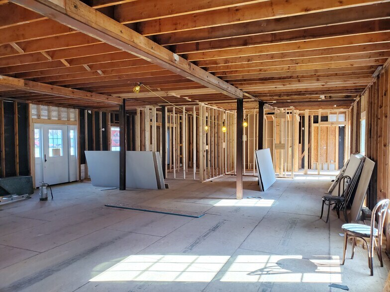 More Photos Of 1678 Village Green, Crofton General Retail For Sale