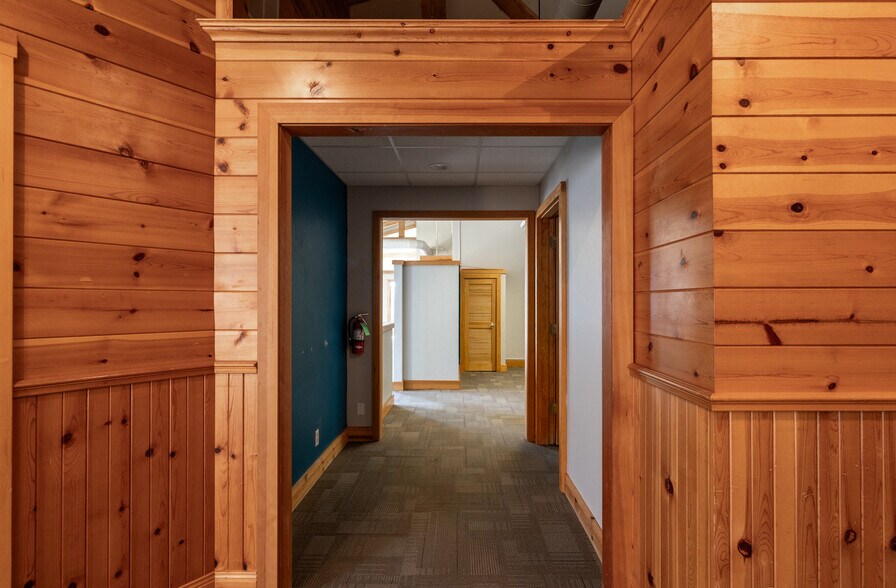 More Photos Of 805 SW Industrial Way, Bend Loft Creative Space For Lease