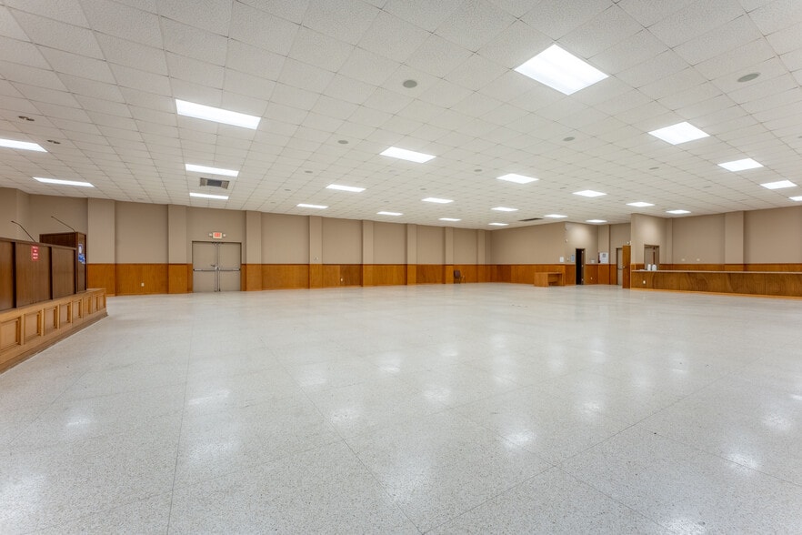 More Photos Of 7370 Chef Menteur Hwy, New Orleans Lodge Meeting Hall For Sale