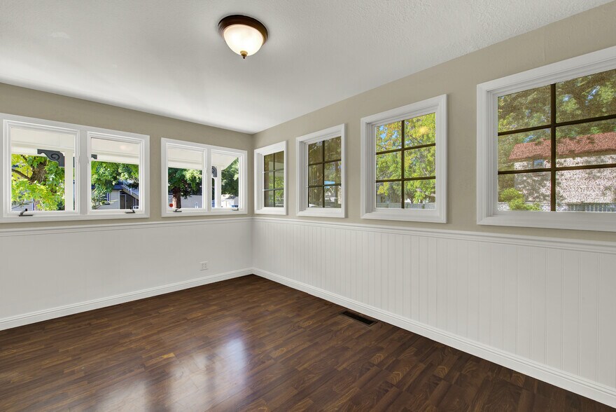 More Photos Of 354 Cernon St, Vacaville Office For Sale