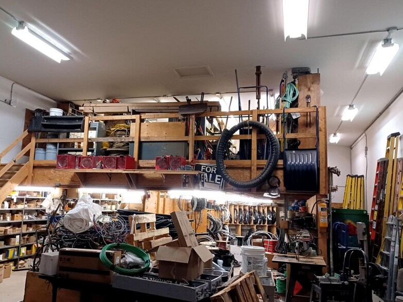 More Photos Of 1466 Lagan Way, Ottawa Light Distribution For Sale