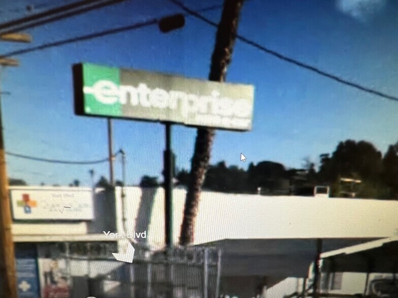 More Photos Of 4442 York Blvd, Los Angeles Auto Dealership For Lease