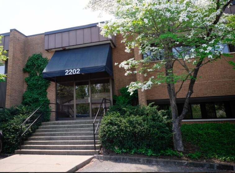 Primary Photo Of 2202 N Berkshire Rd, Charlottesville Medical For Sale