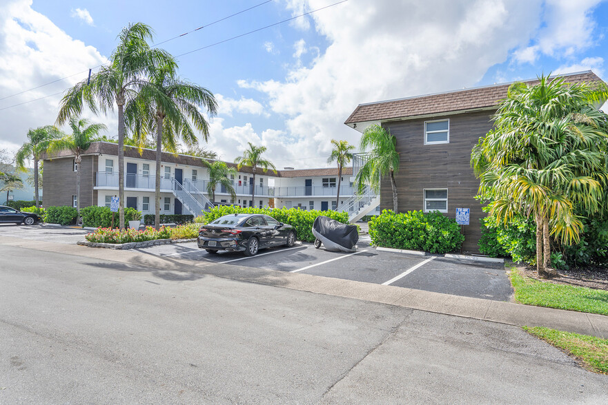 Primary Photo Of 50 SE 12th St, Fort Lauderdale Apartments For Sale