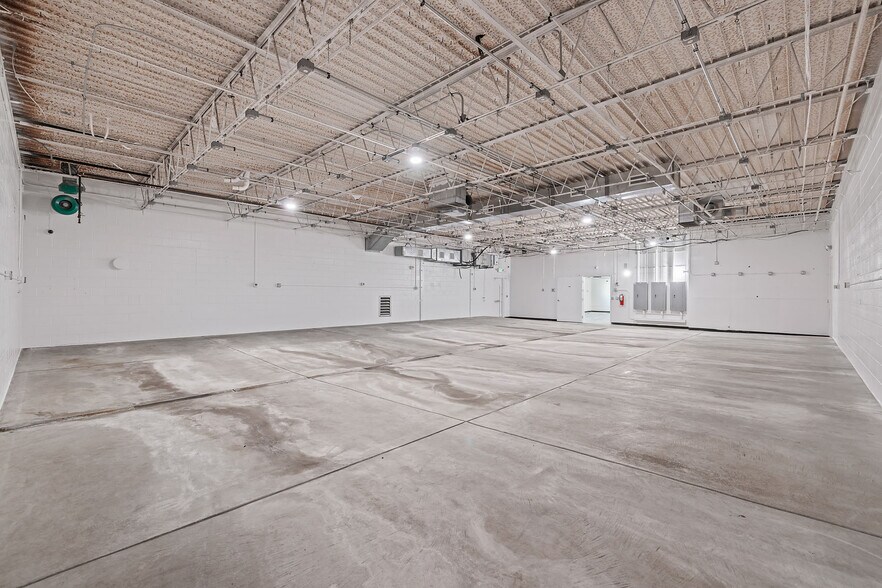 More Photos Of 4905 E 41st Ave, Denver Warehouse For Sale