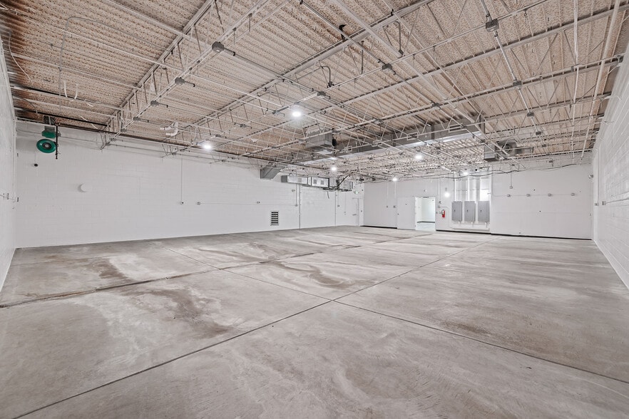 More Photos Of 4905 E 41st Ave, Denver Warehouse For Sale