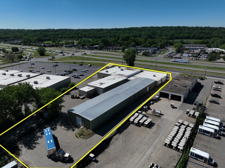 More Photos Of 3200 W Highway 13 W, Burnsville Showroom For Sale